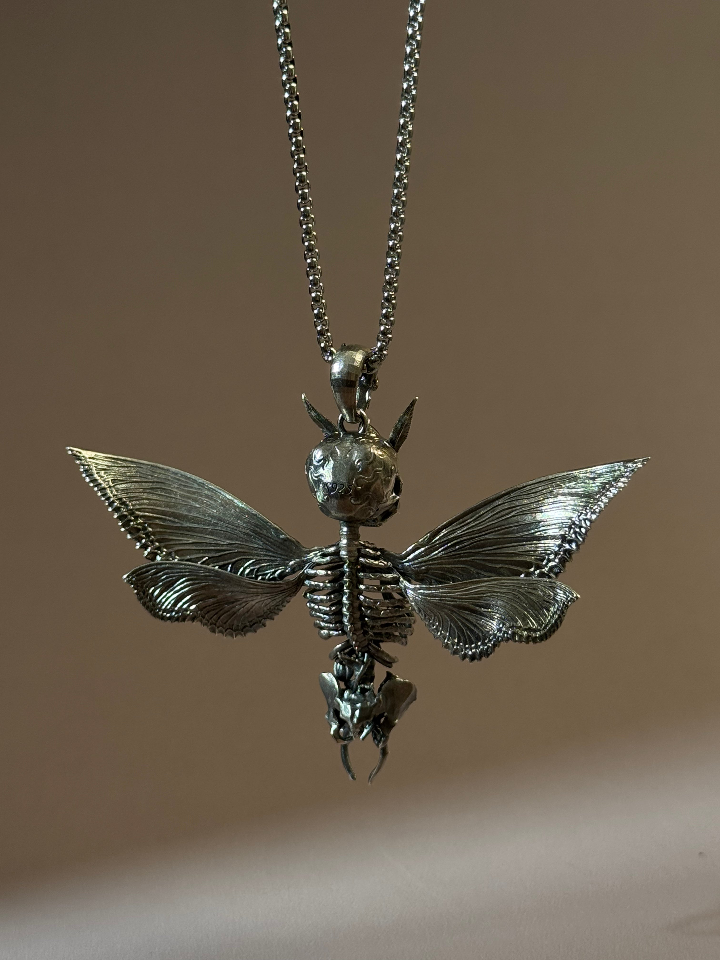 The Skull Queen Bee