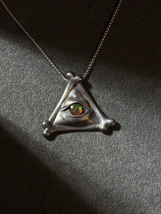 925 sterling silver all seeing eye pendant necklace with green gemstone detail1